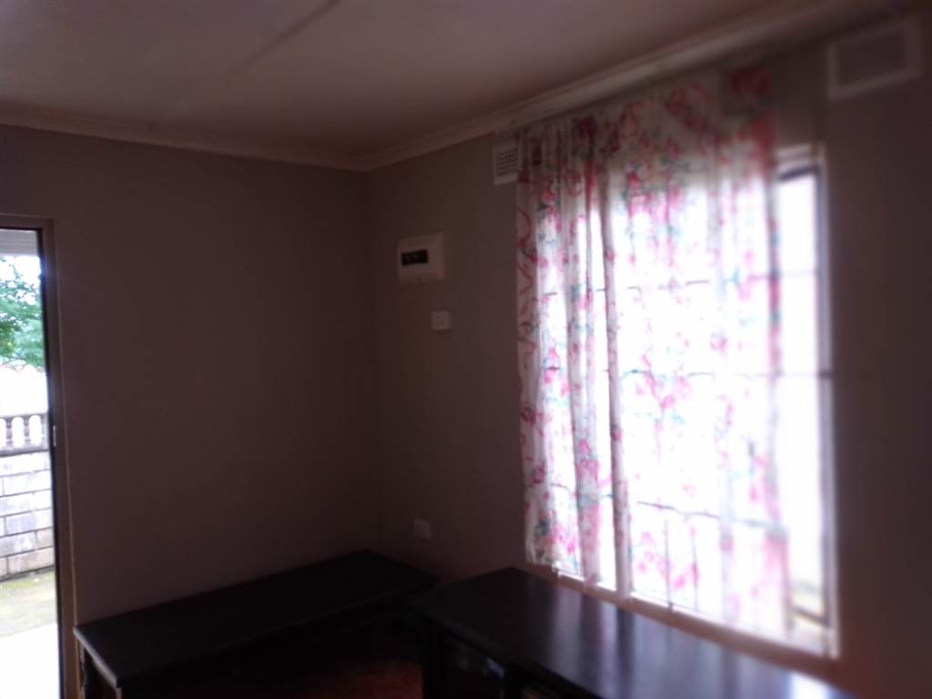 4 Bed House in Newlands East photo number 13