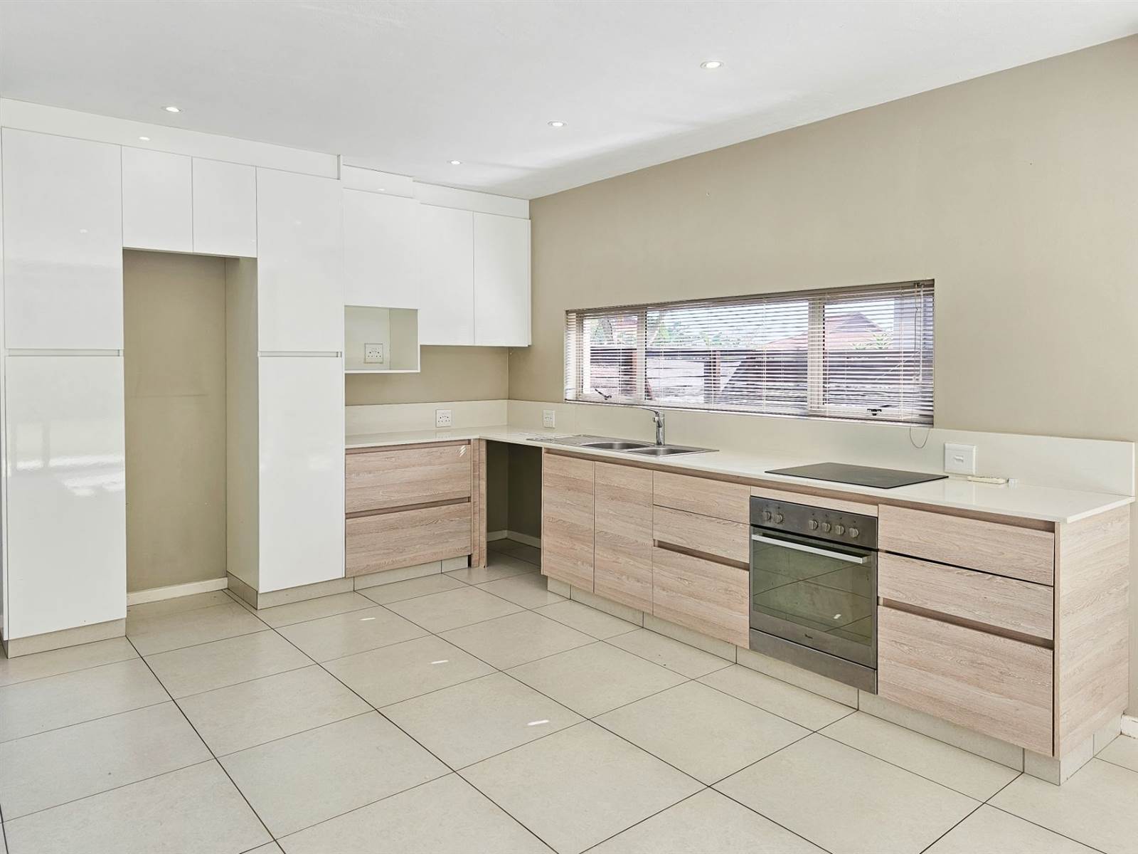 2 Bed Apartment in Port Zimbali Estate photo number 5