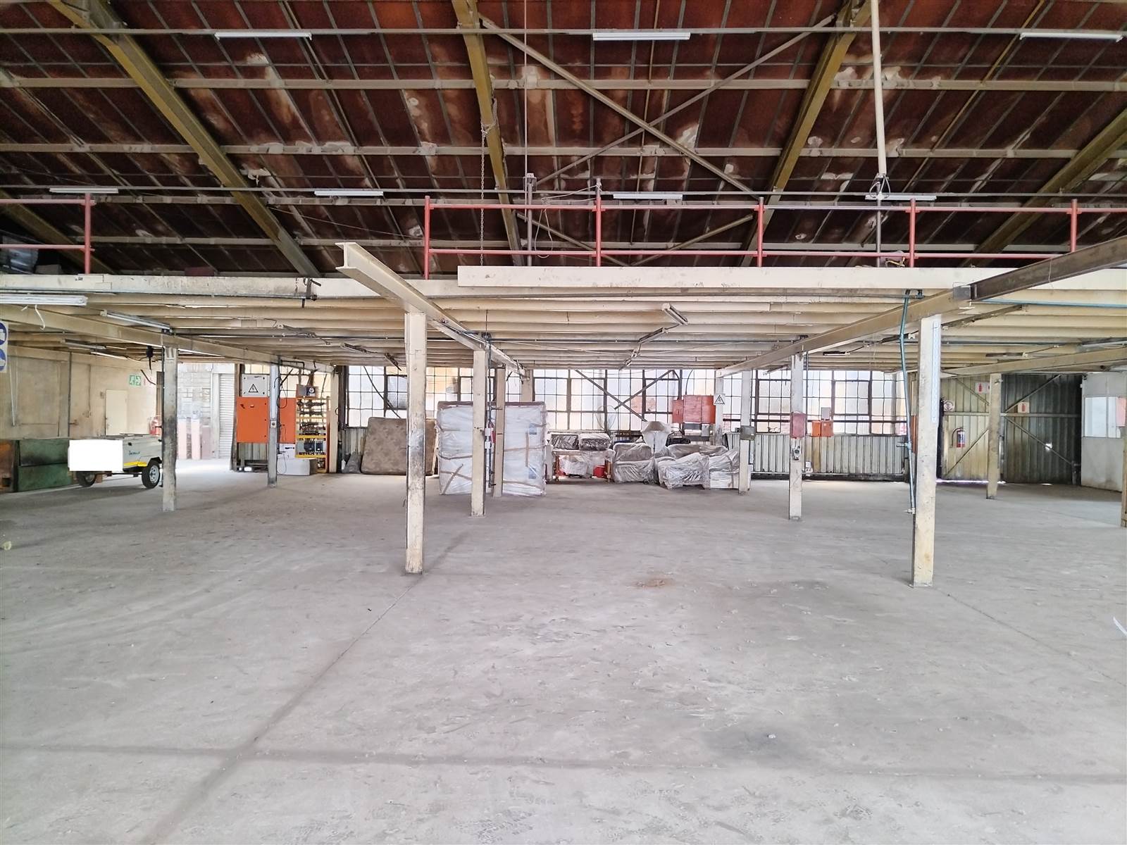 10042.8  m² Industrial space in Alrode photo number 27