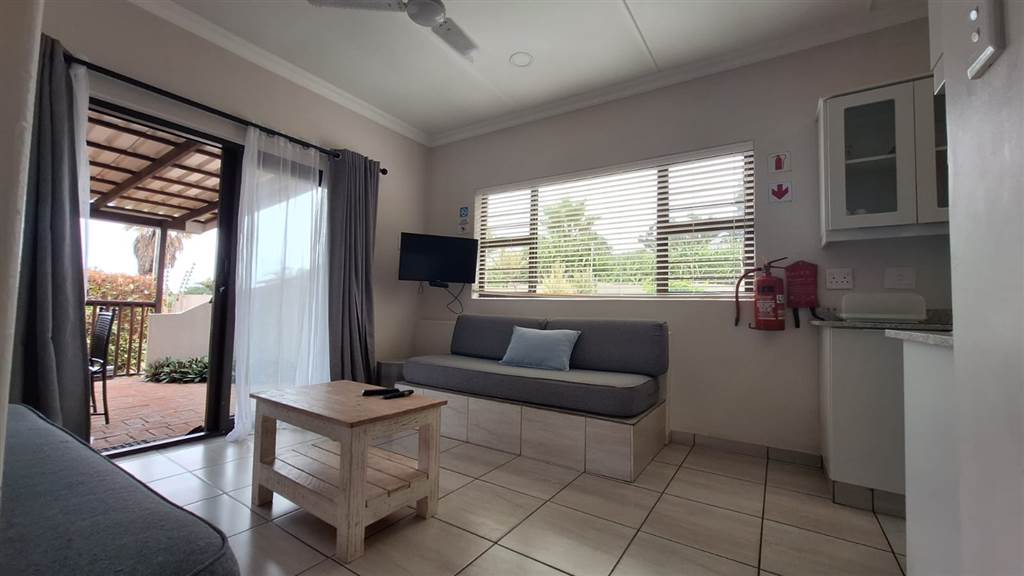 2 Bed Townhouse in Melville photo number 5