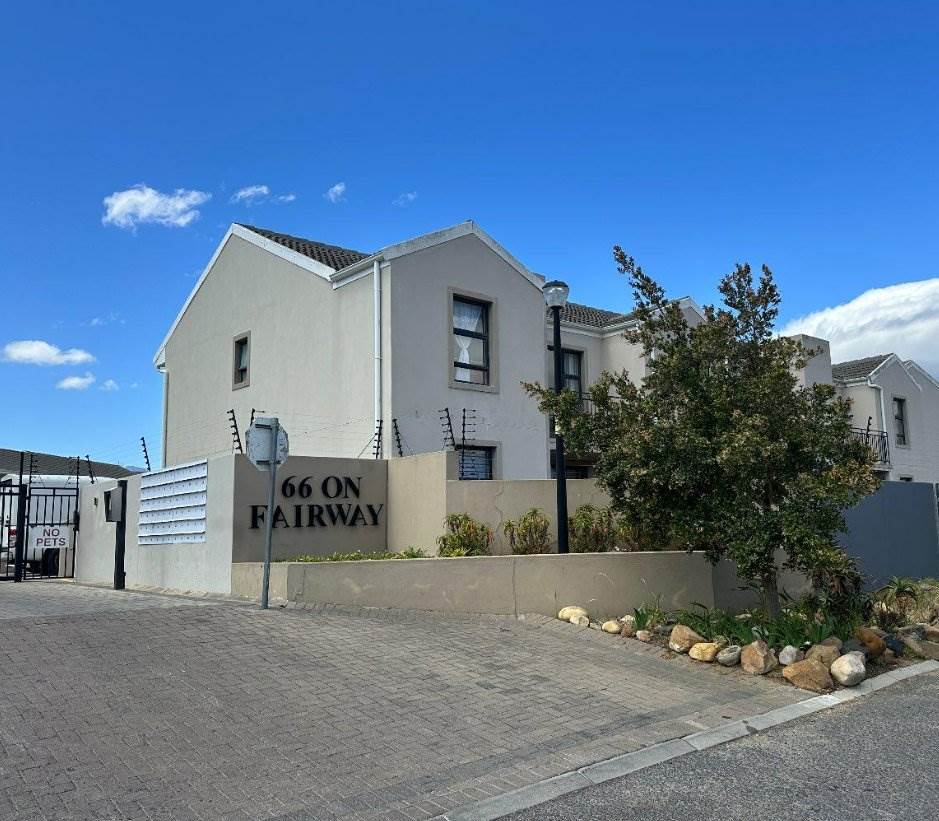 2 Bed Apartment in Fairview Golf Estate photo number 1