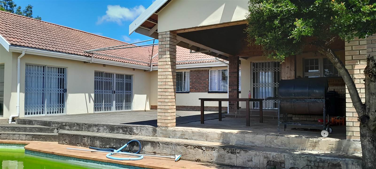 5 Bed House in Southernwood photo number 4