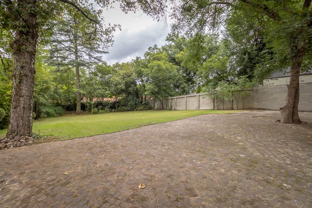 927 m² Land available in Craighall photo number 10