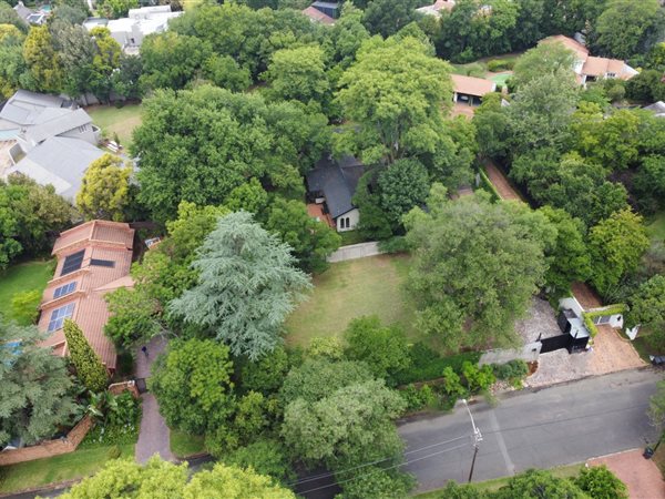 927 m² Land available in Craighall