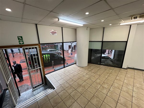 154  m² Retail Space