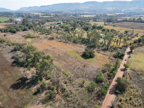 3.5 ha Land available in Kameeldrift West