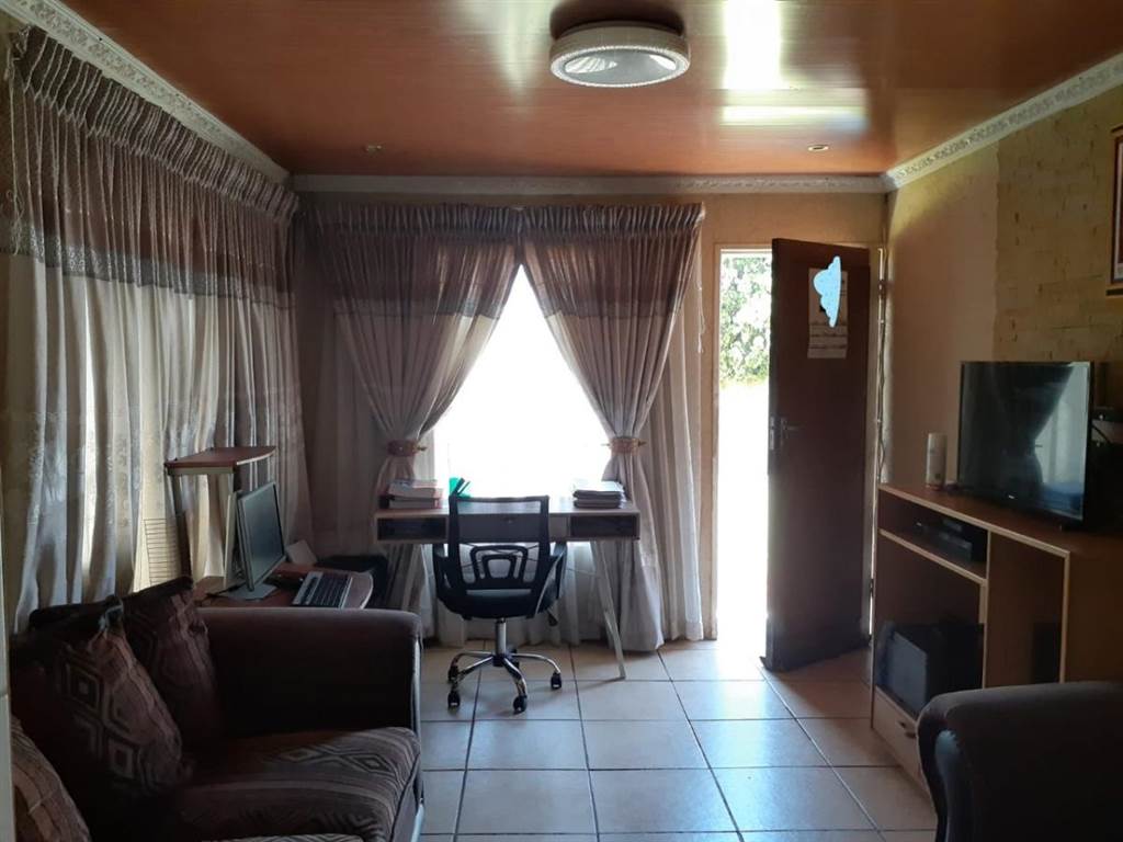 3 Bed House in Boksburg Central photo number 9