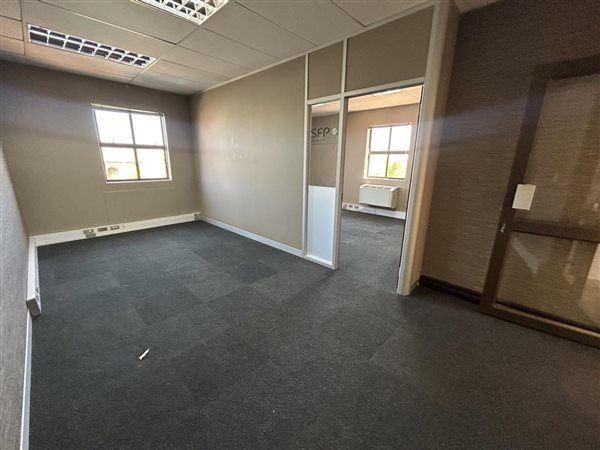 150  m² Commercial space