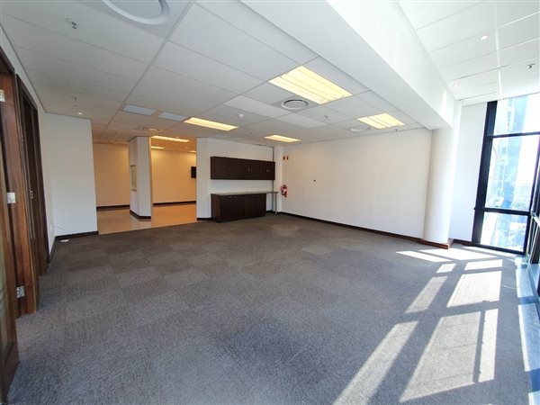 142  m² Office Space in Sandown