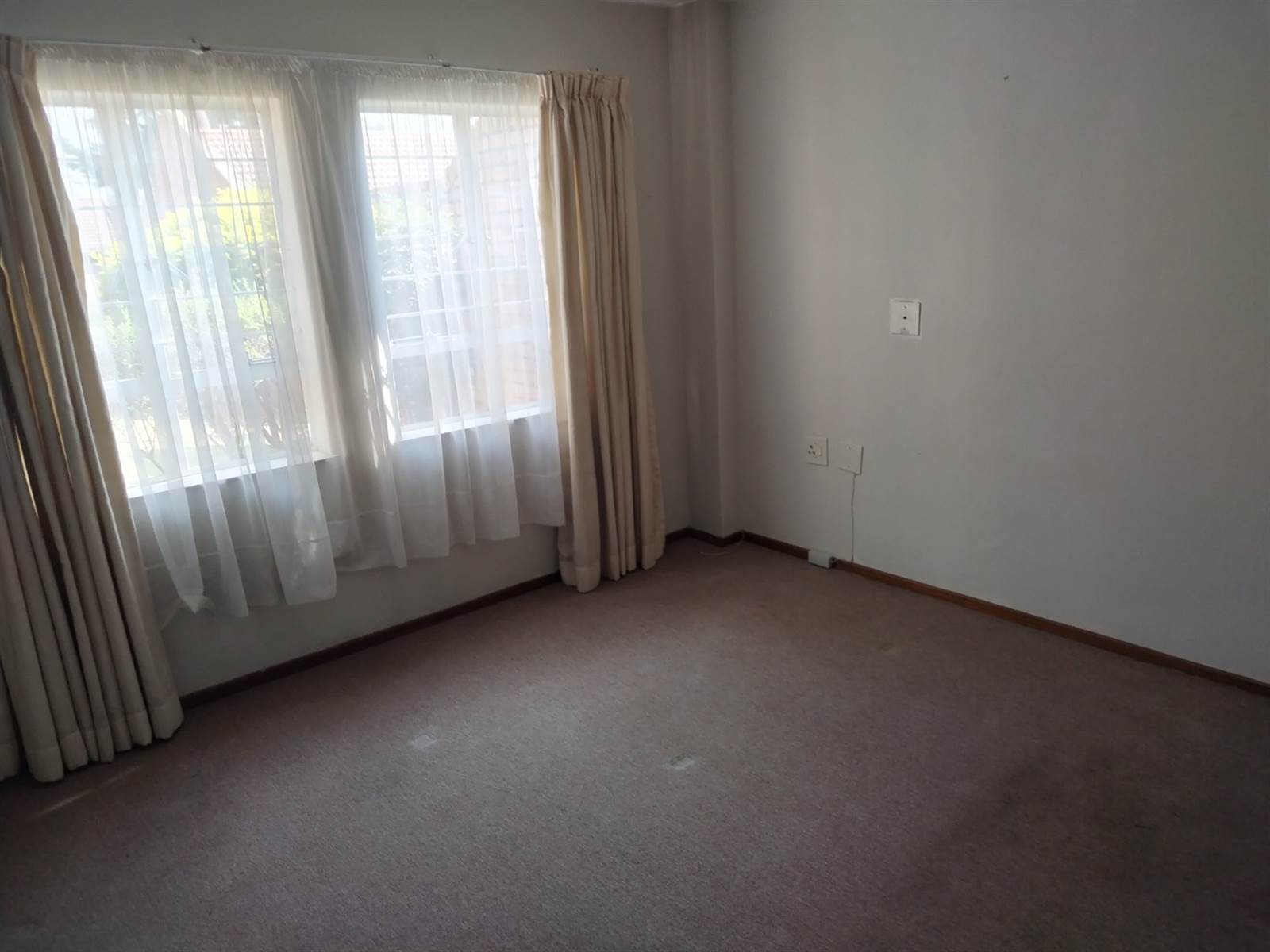 2 Bed Apartment in Lynnwood photo number 8