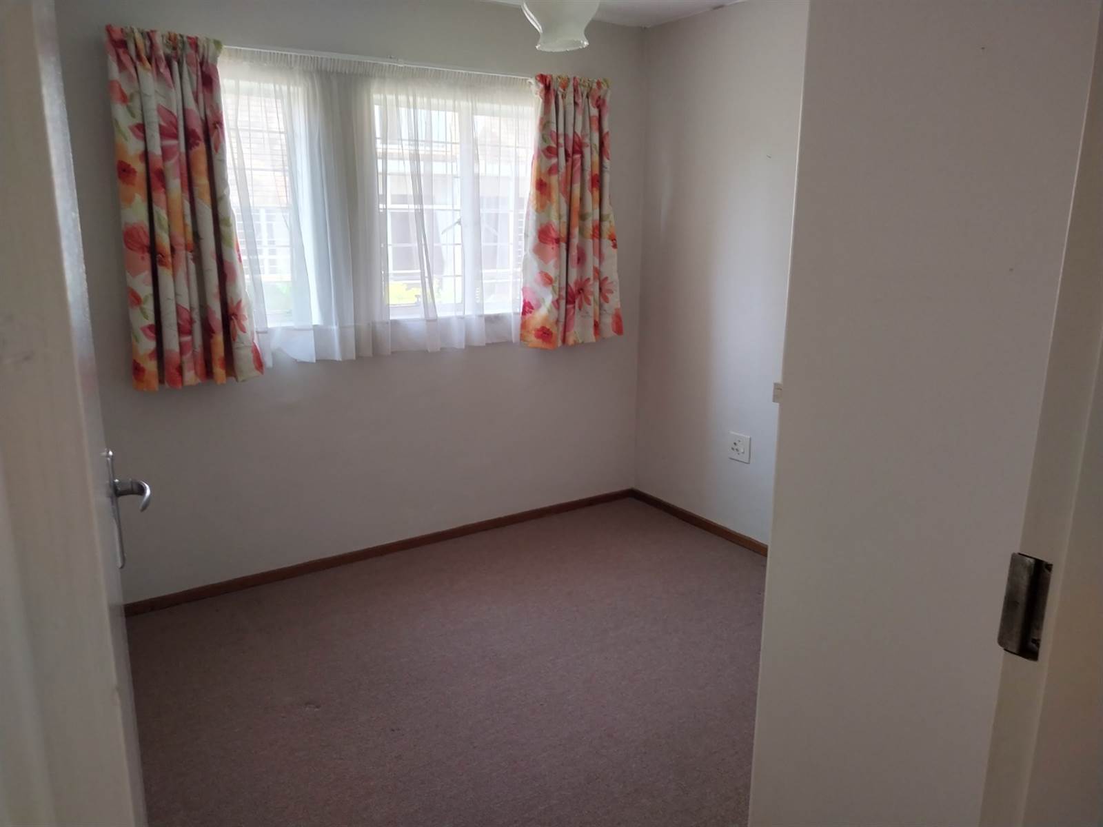 2 Bed Apartment in Lynnwood photo number 9