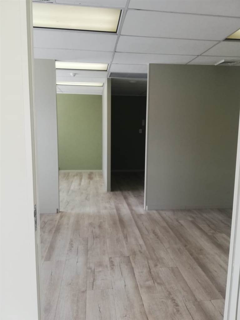 77.72  m² Office Space in Claremont photo number 10