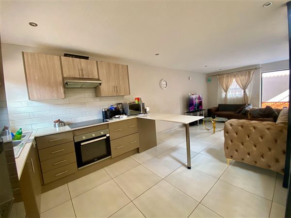 3 Bedroom Townhouse 3 Bedroom Townhouse