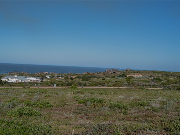 857 m² Land available in Stilbaai
