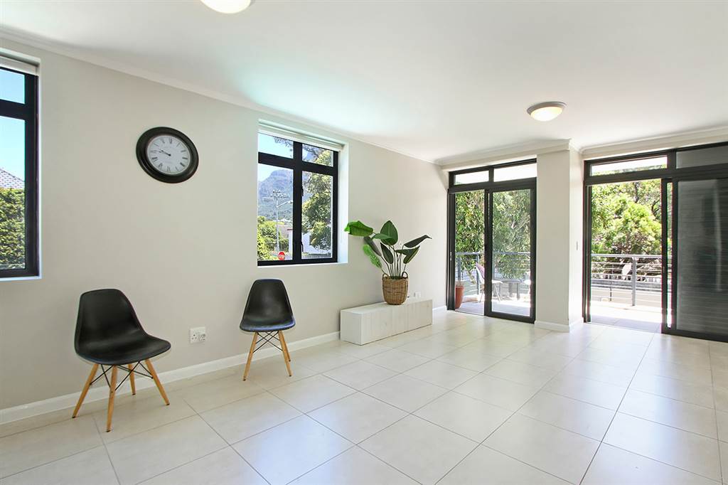 2 Bed Apartment in Newlands photo number 2
