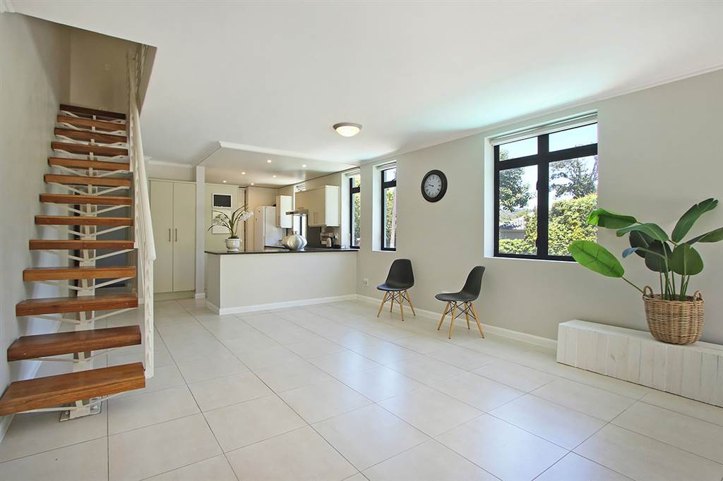 2 Bed Apartment in Newlands photo number 7