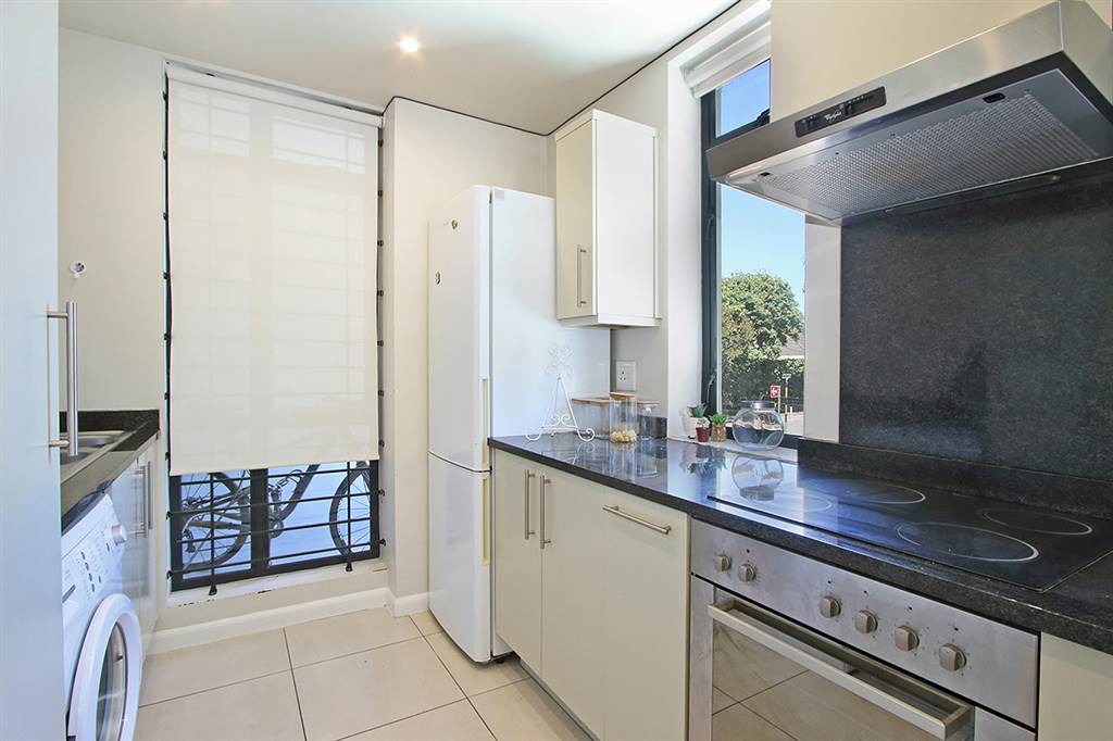 2 Bed Apartment in Newlands photo number 9