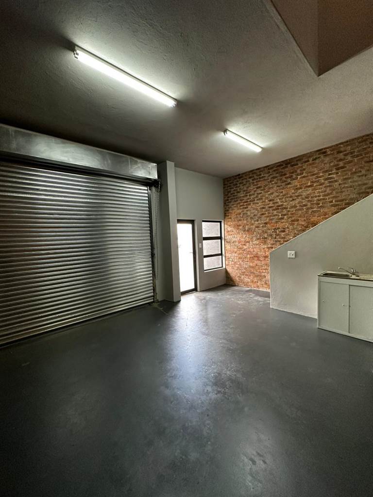 98  m² Industrial space in Clayville photo number 9