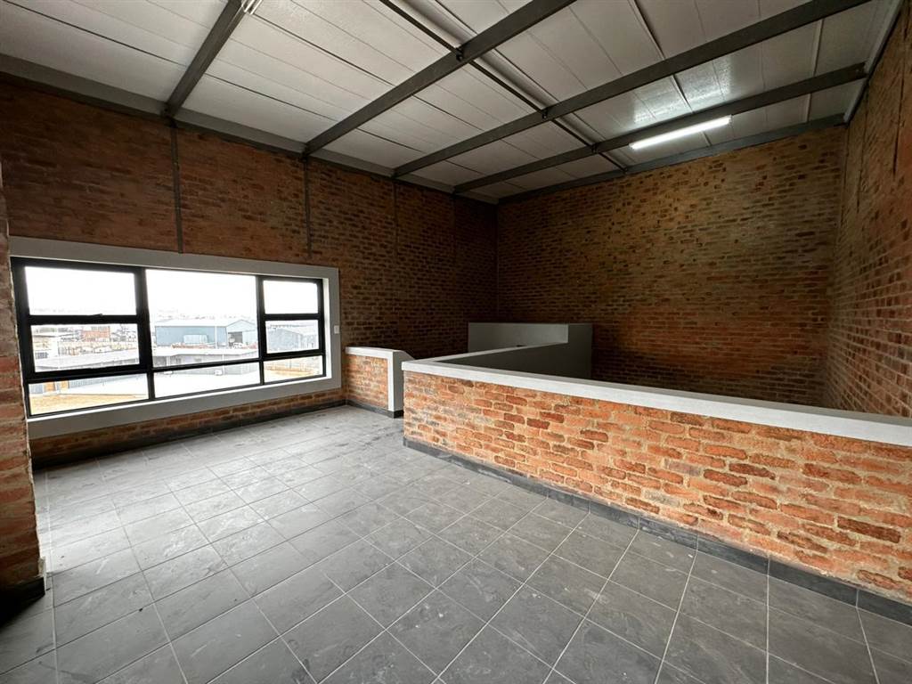 98  m² Industrial space in Clayville photo number 14