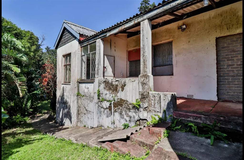 3 Bed House in Umtentweni photo number 6