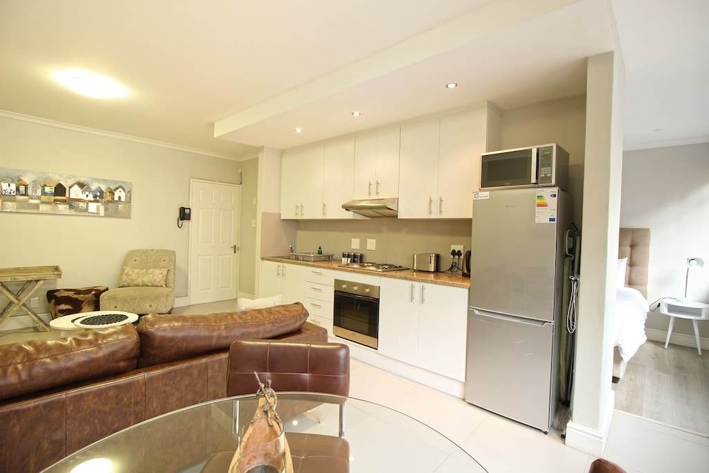 1 Bed Apartment in Cape Town City Centre photo number 12