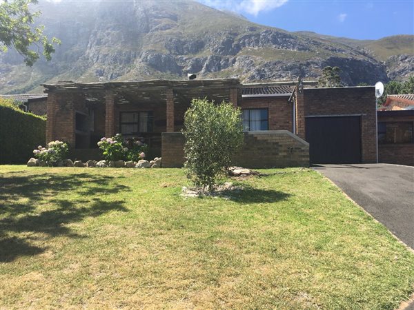 4 Bedroom House 4 Bedroom House