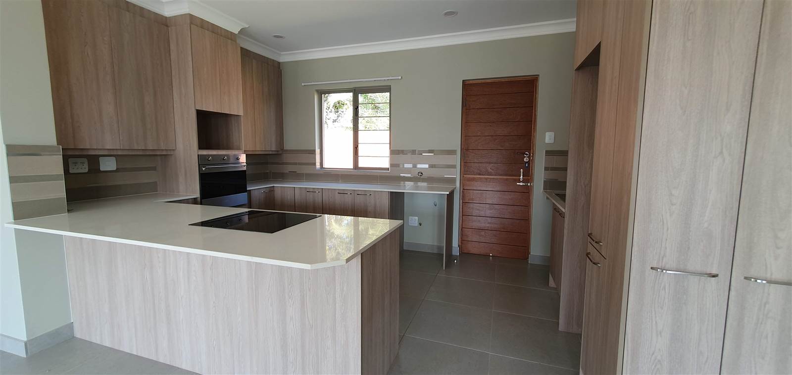 3 Bed House in Waterkloof Ridge photo number 5