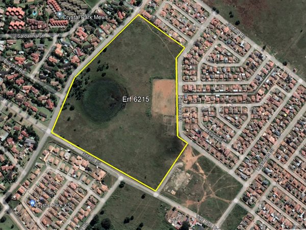 2.3 ha Land available in Crystal Park