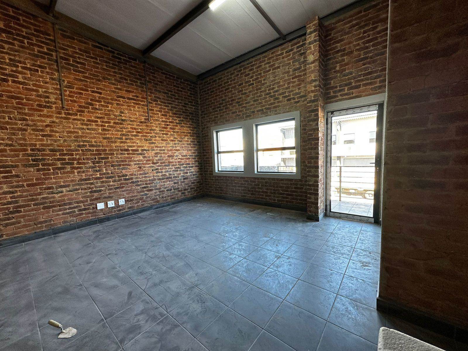 106  m² Industrial space in Clayville photo number 5