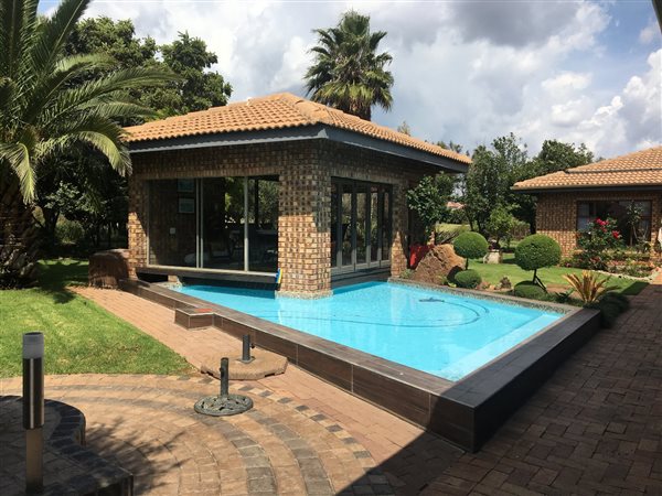 5 Bed House in Roberts Estate