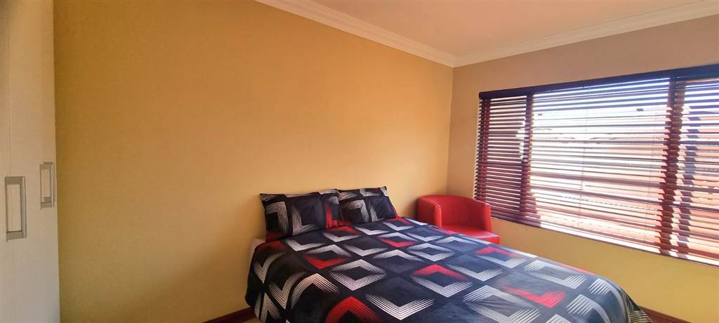 3 Bed House in Kyalami Hills photo number 23