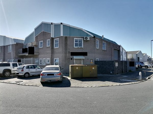 380  m² Commercial space in Brackenfell Industrial