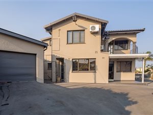 4 Bed House in Westcliff