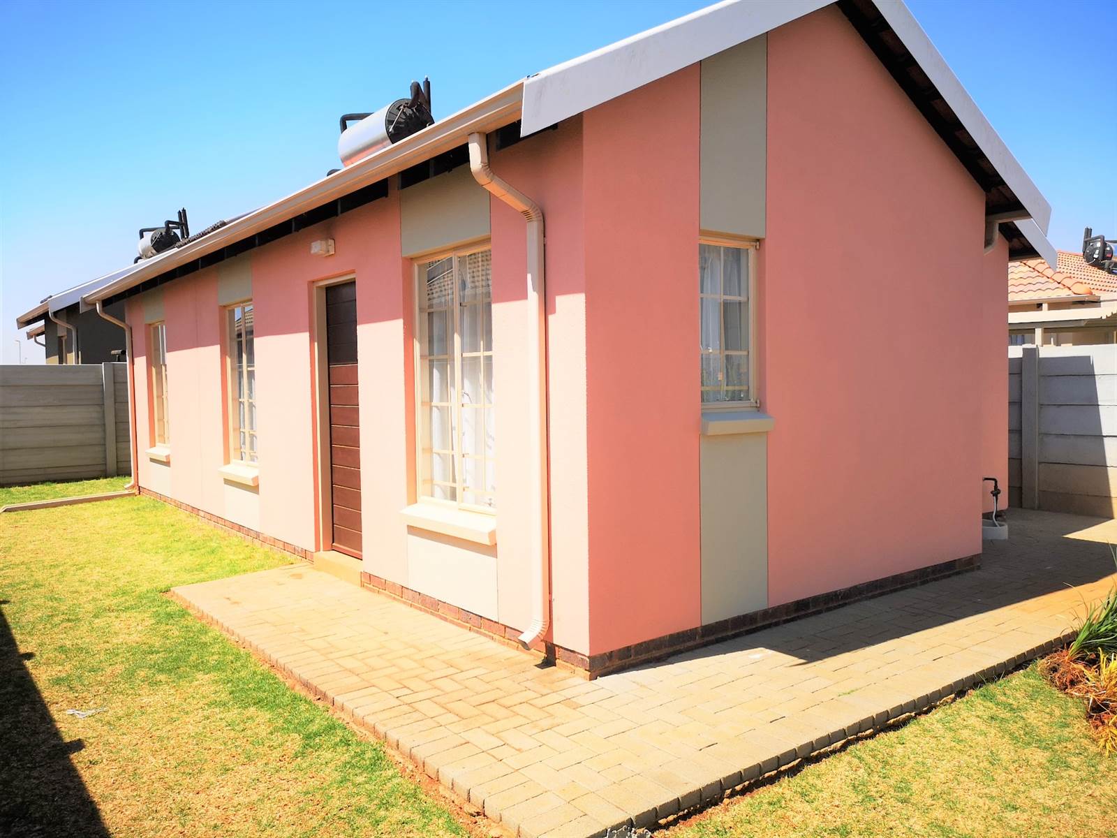 3 Bed House in Johannesburg Central photo number 11
