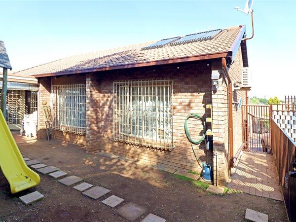 3 Bedroom House 3 Bedroom House