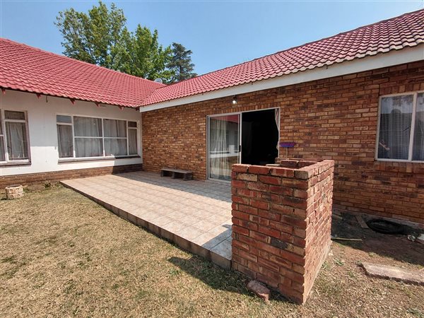 1 Bedroom Flat 1 Bedroom Flat