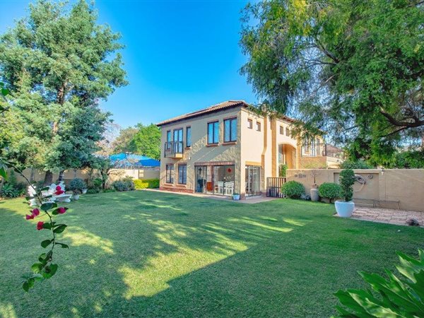 4 Bedroom House 4 Bedroom House