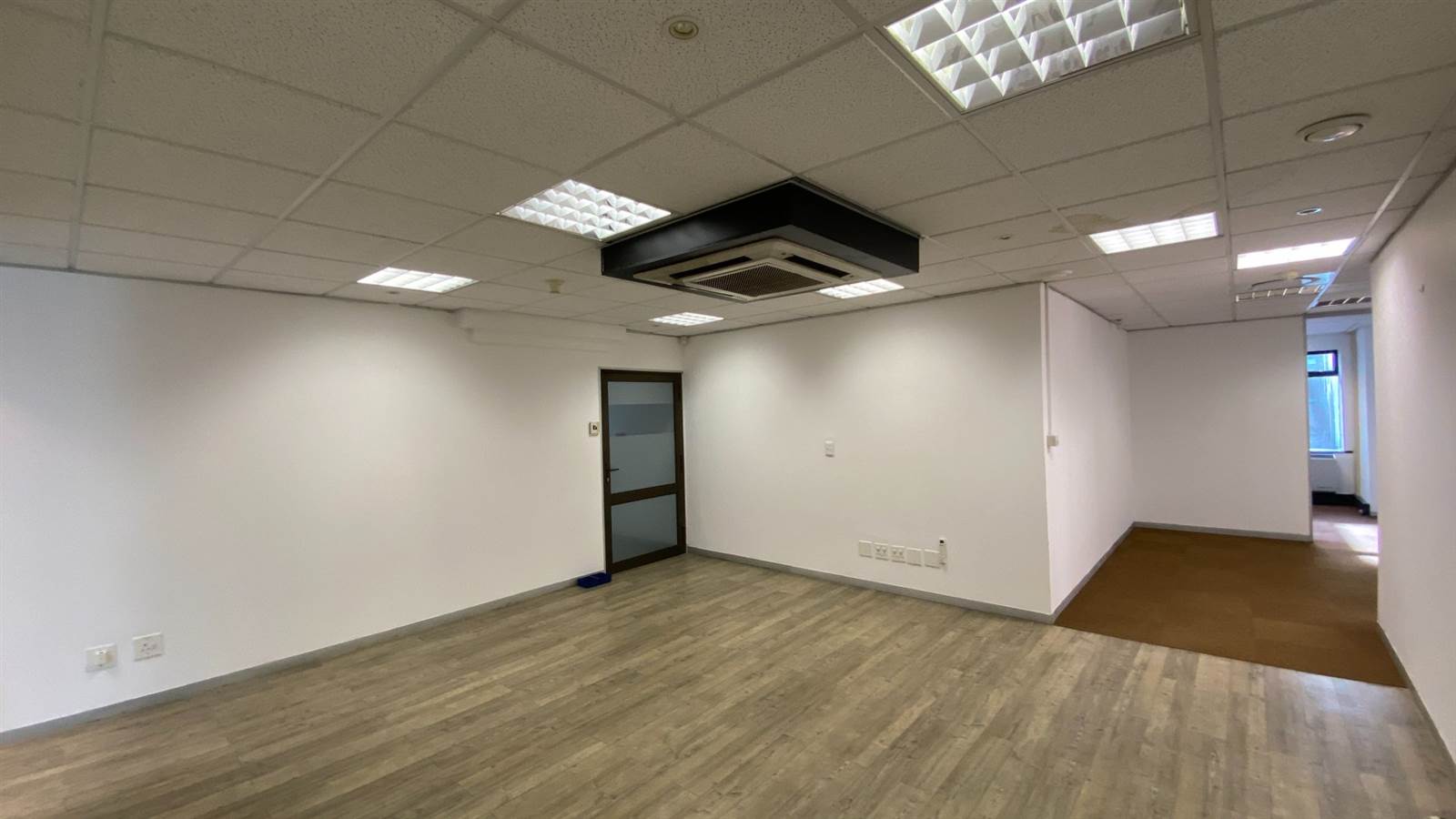 282  m² Commercial space in Cape Town City Centre photo number 4