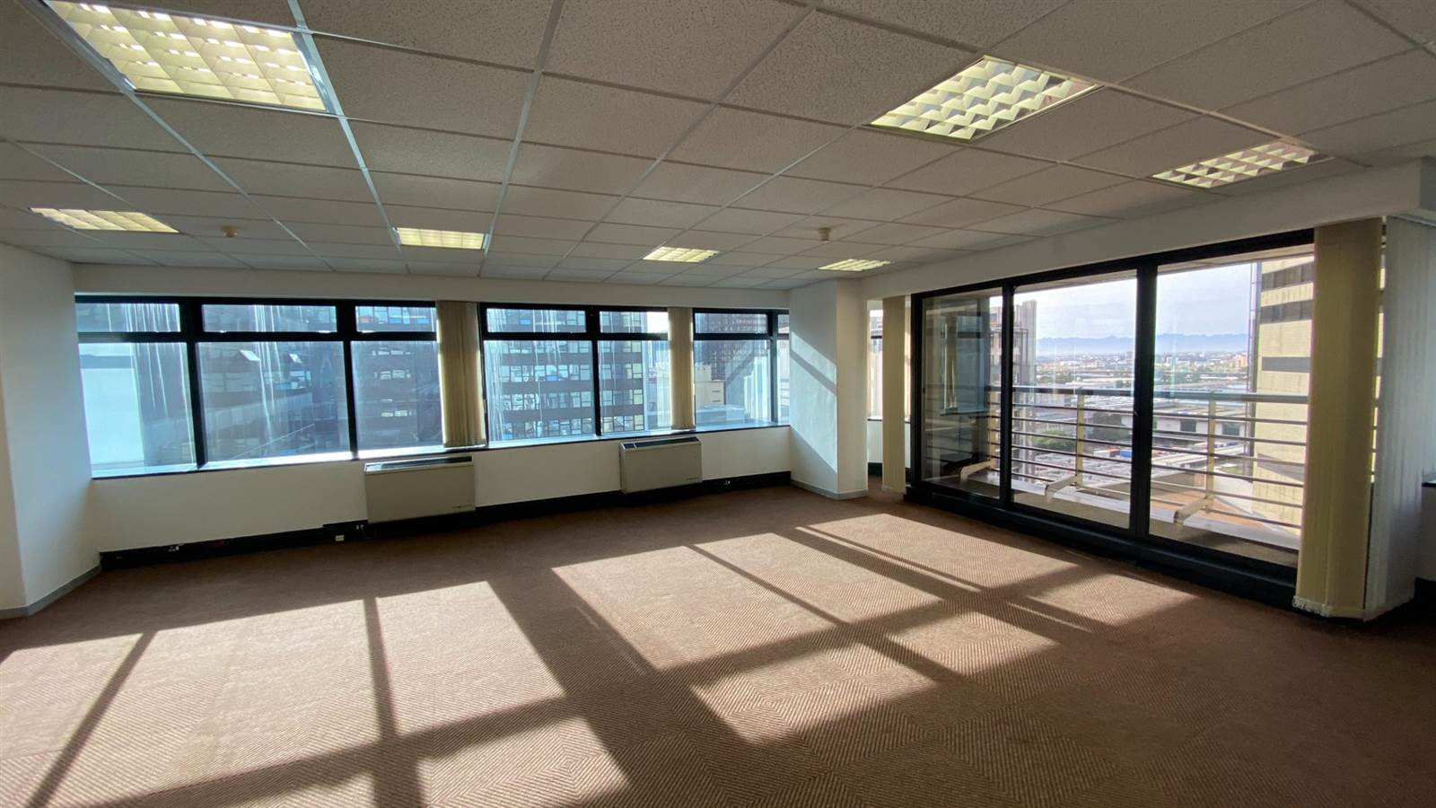 282  m² Commercial space in Cape Town City Centre photo number 1