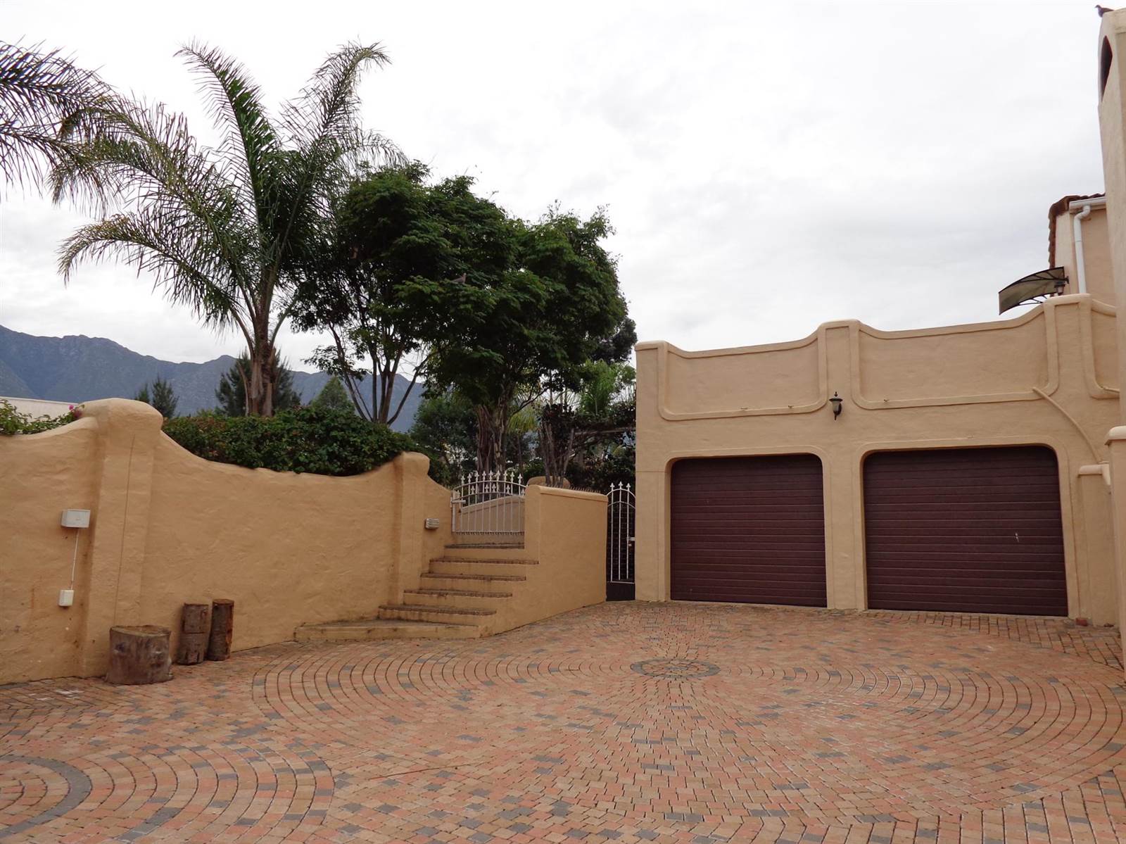 3 Bed House in Swellendam photo number 5