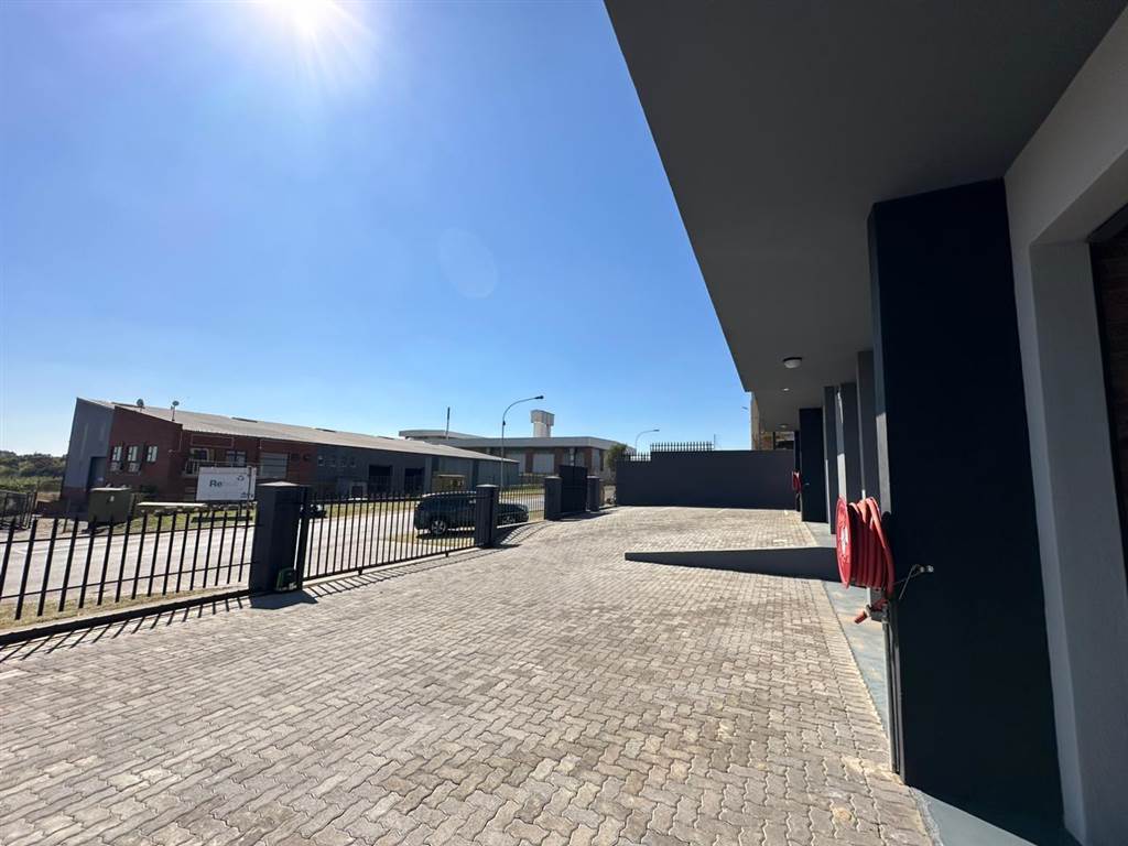 82  m² Industrial space in Clayville photo number 18