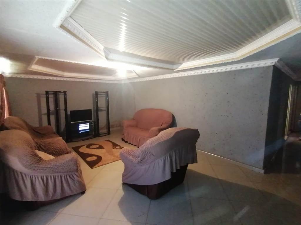 3 Bed House in Mokopane photo number 6