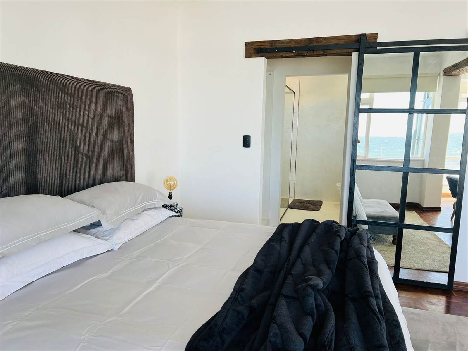 1 Bed Apartment in Kalk Bay photo number 16