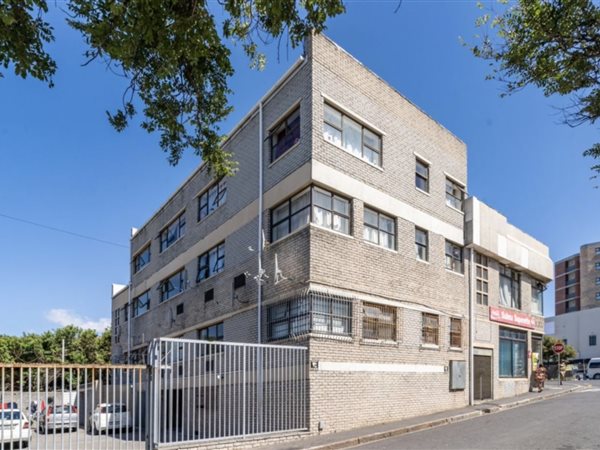 606  m² Commercial space