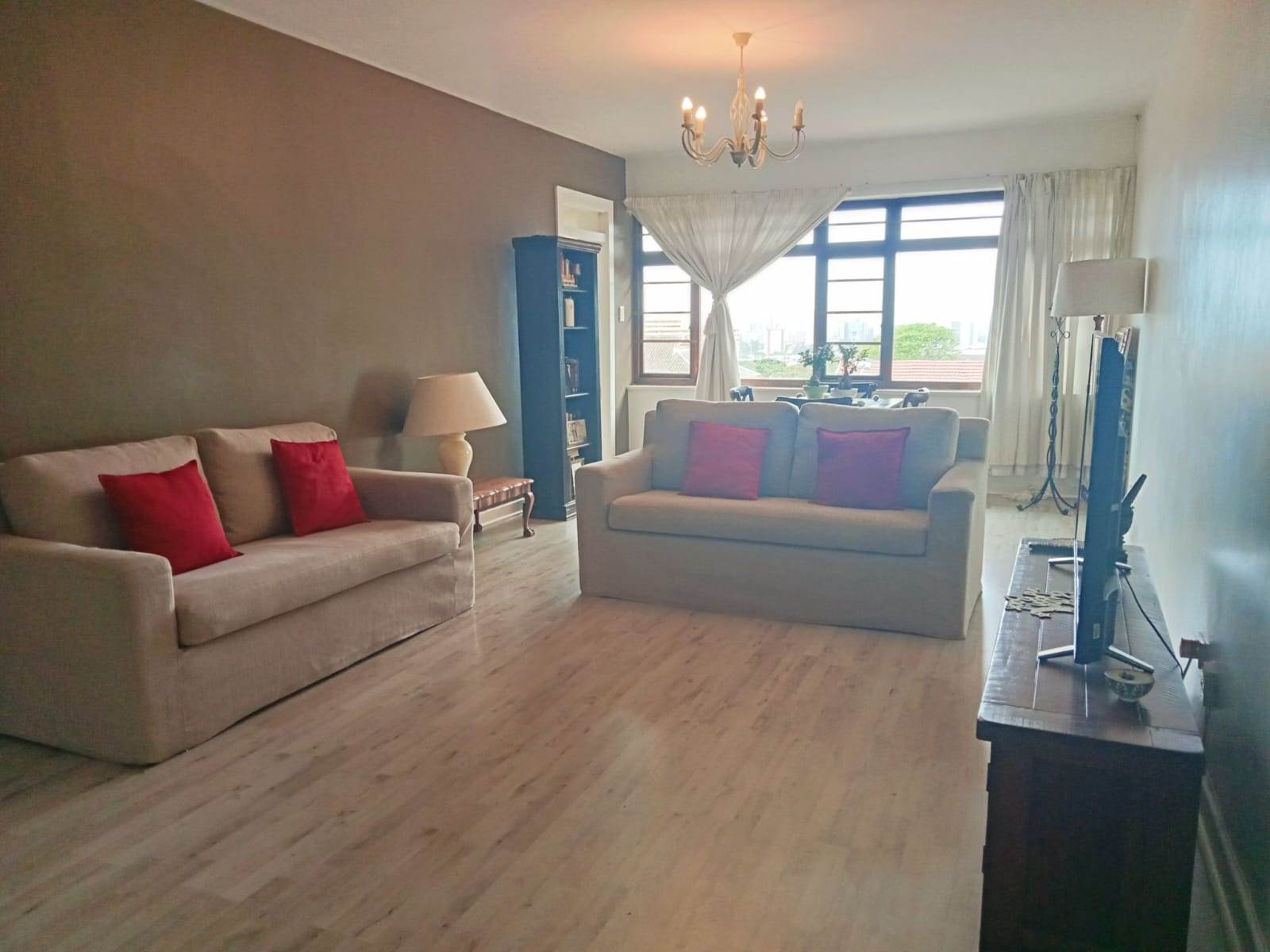 1.5 Bed Apartment in Windermere photo number 3