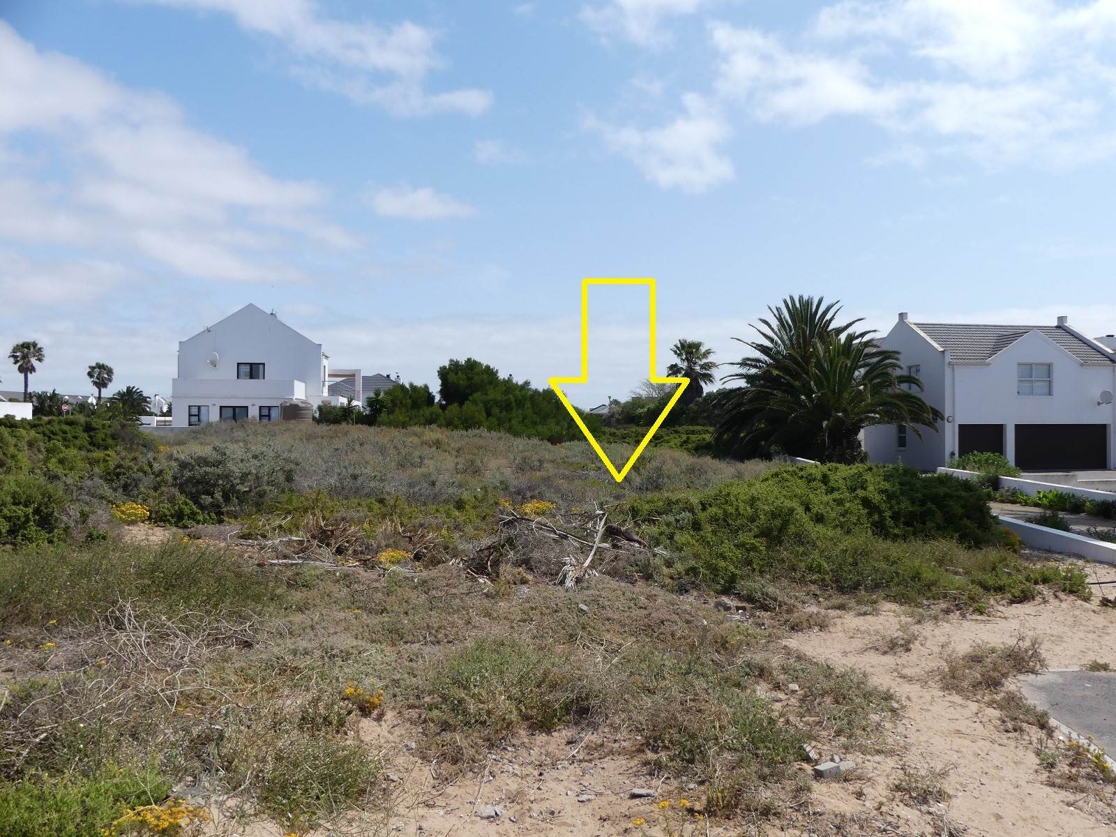 560 m² Land available in Golden Mile photo number 2
