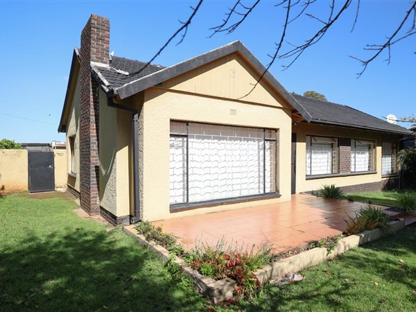4 Bedroom House 4 Bedroom House