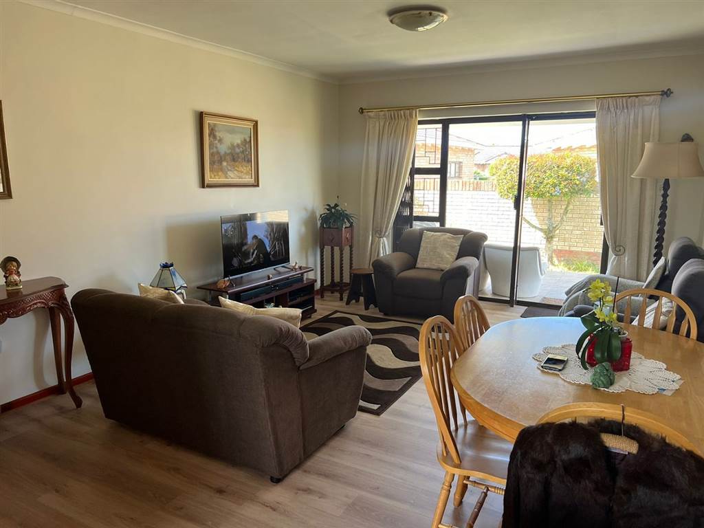 3 Bed Townhouse for sale in Walmer Downs T4767696 Private Property