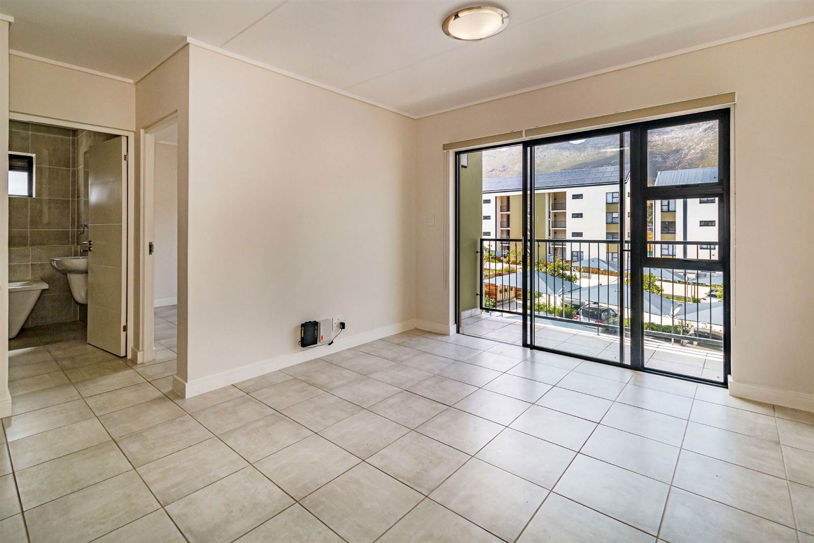 1 Bed Apartment in Gordons Bay Central photo number 5