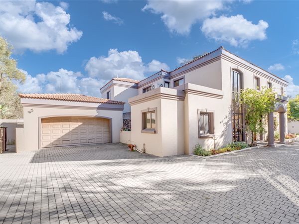 4 Bedroom House 4 Bedroom House